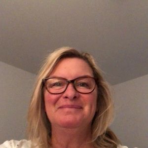 Meet your Posher, Dina